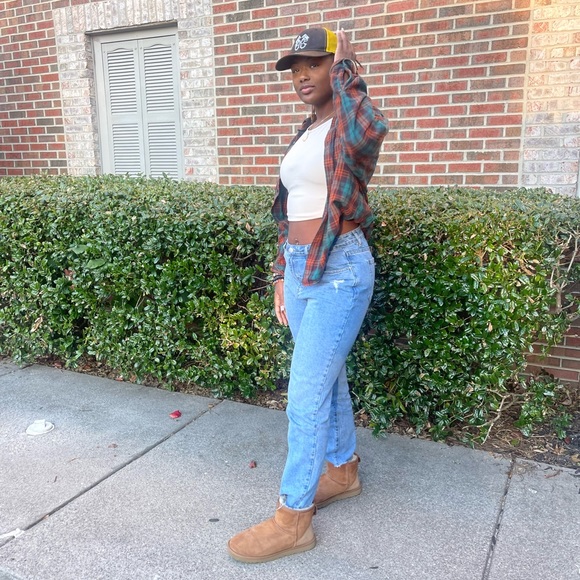 Meet your Posher, Journie! - Picture 1 of 1